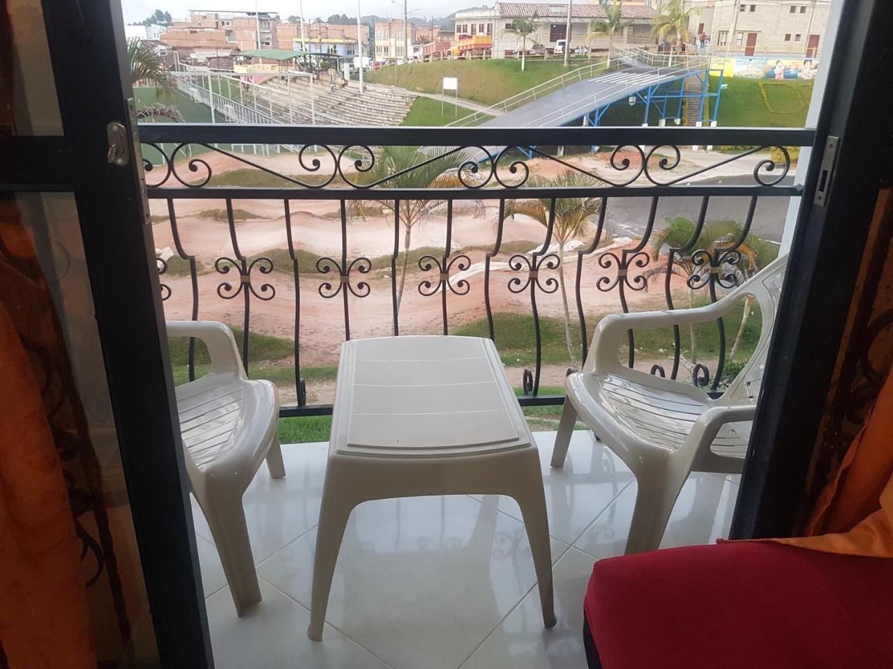 El Horizonte Apartment *